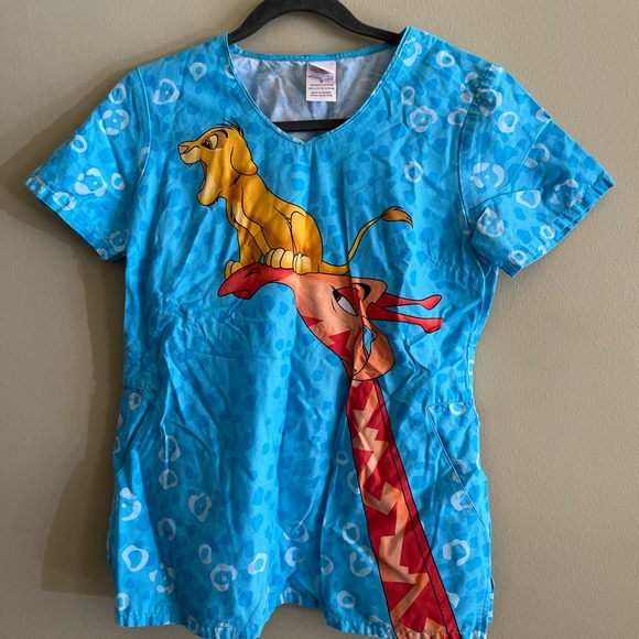 Lion king scrub top - Picture 1 of 4